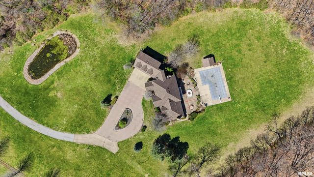 320 Eastfield Drive, East Peoria, IL 61611