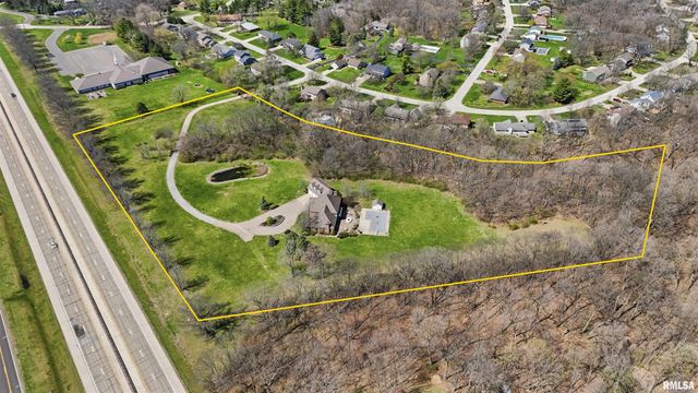 320 Eastfield Drive, East Peoria, IL 61611