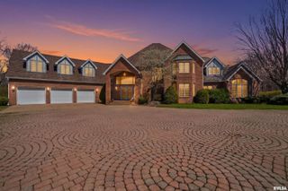 320 Eastfield Drive, East Peoria, IL 61611