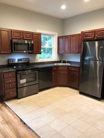 41 Arlington St 3, Brockton, MA 02301