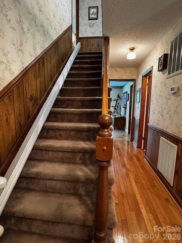 204 Brentwood Drive, Maiden, NC 28650