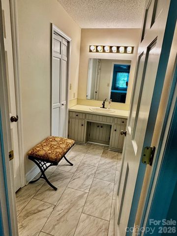 204 Brentwood Drive, Maiden, NC 28650