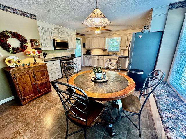 204 Brentwood Drive, Maiden, NC 28650