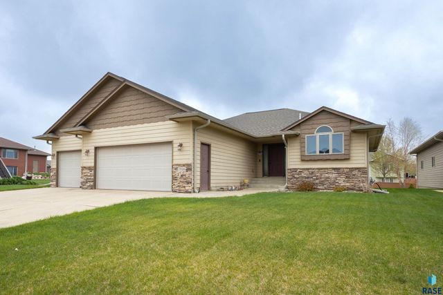 7816 W Kelsey Cir Circle, Sioux Falls, SD 57106