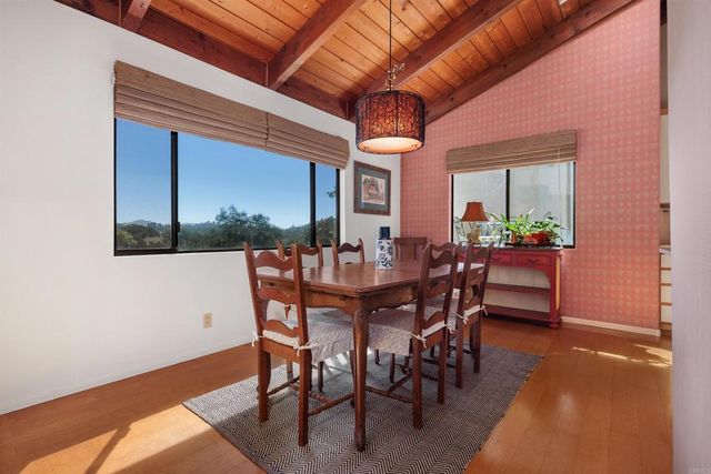 28338 Meadow Glen Way W, Escondido, CA 92026
