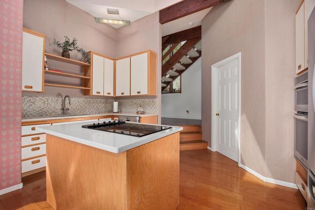 28338 Meadow Glen Way W, Escondido, CA 92026
