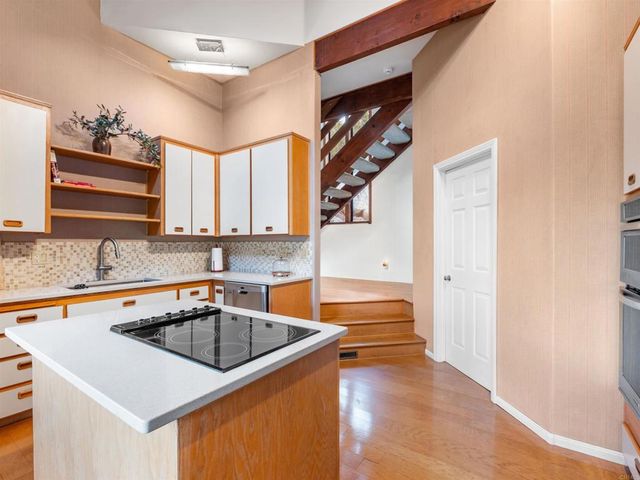 28338 Meadow Glen Way W, Escondido, CA 92026