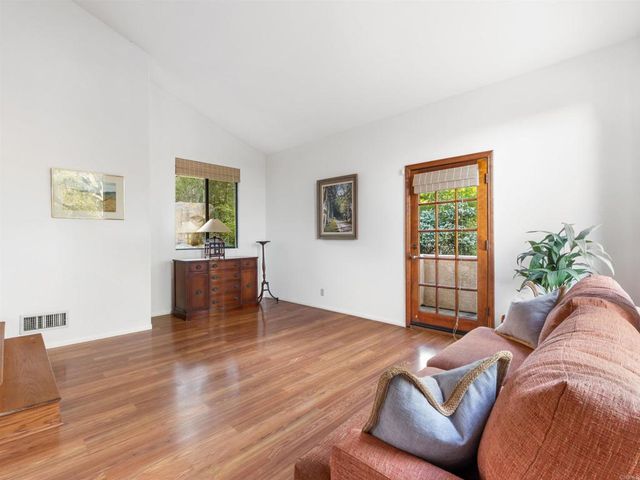 28338 Meadow Glen Way W, Escondido, CA 92026