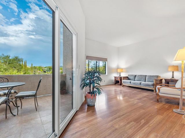28338 Meadow Glen Way W, Escondido, CA 92026