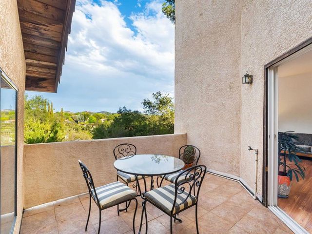 28338 Meadow Glen Way W, Escondido, CA 92026