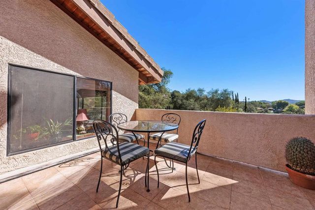 28338 Meadow Glen Way W, Escondido, CA 92026