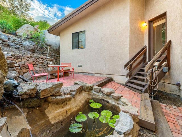 28338 Meadow Glen Way W, Escondido, CA 92026
