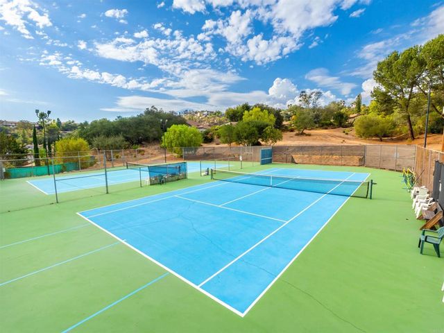 28338 Meadow Glen Way W, Escondido, CA 92026