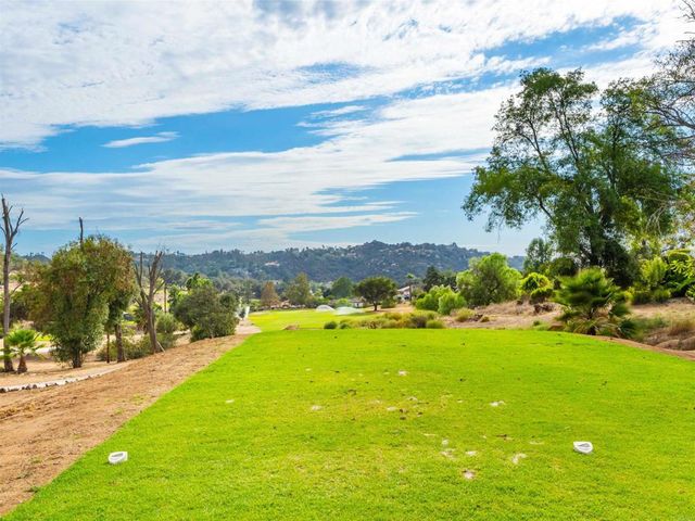 28338 Meadow Glen Way W, Escondido, CA 92026