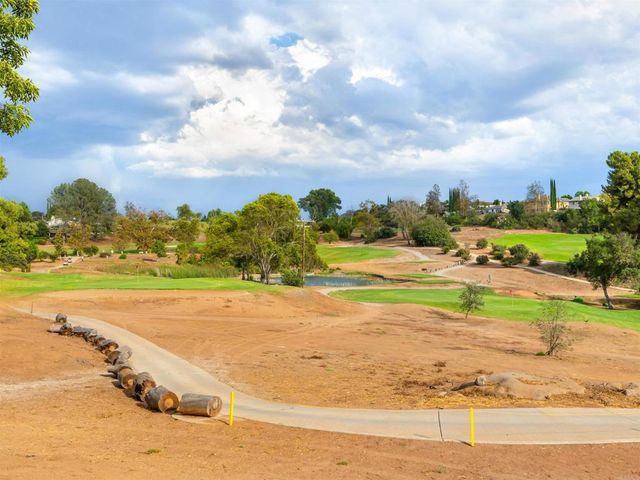 28338 Meadow Glen Way W, Escondido, CA 92026