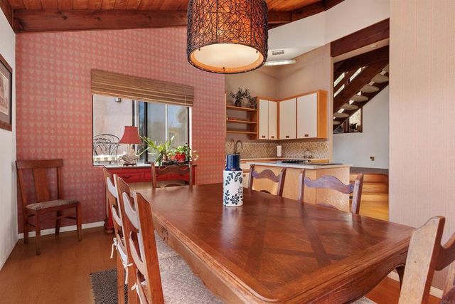 28338 Meadow Glen Way W, Escondido, CA 92026