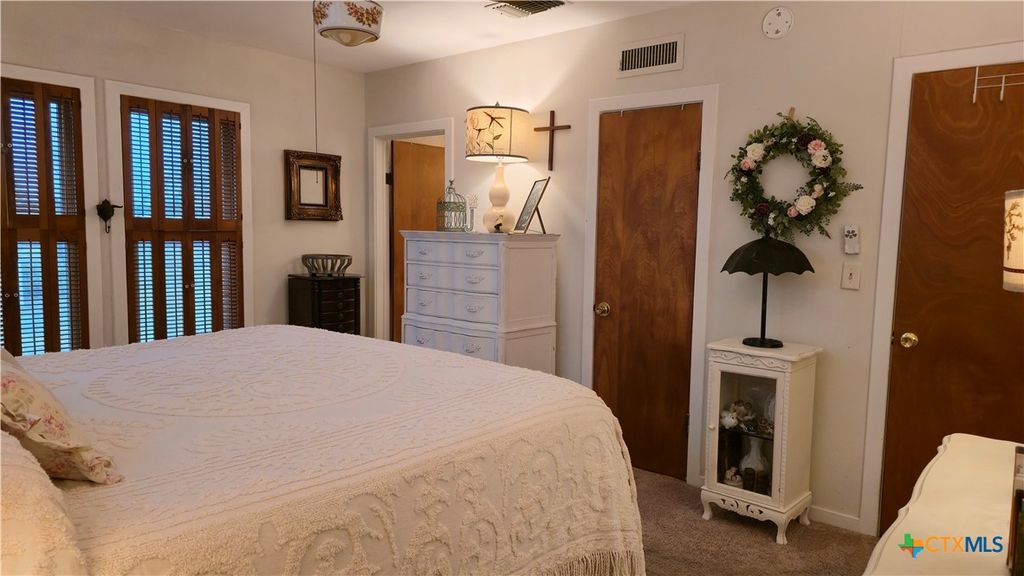 Image 18 of property listing at 310 S Storts Street, Poth, TX 78147