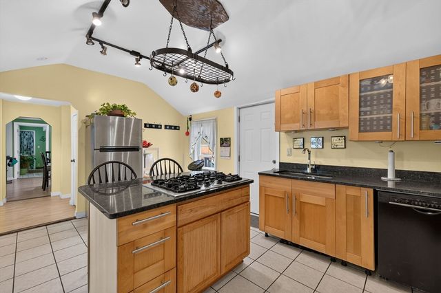 98 Parker St, New Bedford, MA 02740