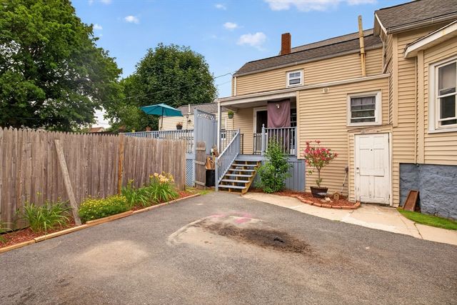 98 Parker St, New Bedford, MA 02740