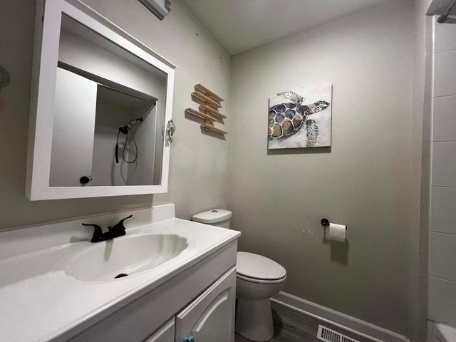 7333 Winthrop Way 10, Downers Grove, IL 60516