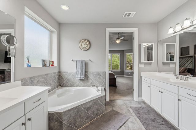 4229 Valley Oaks DR, Leander, TX 78641