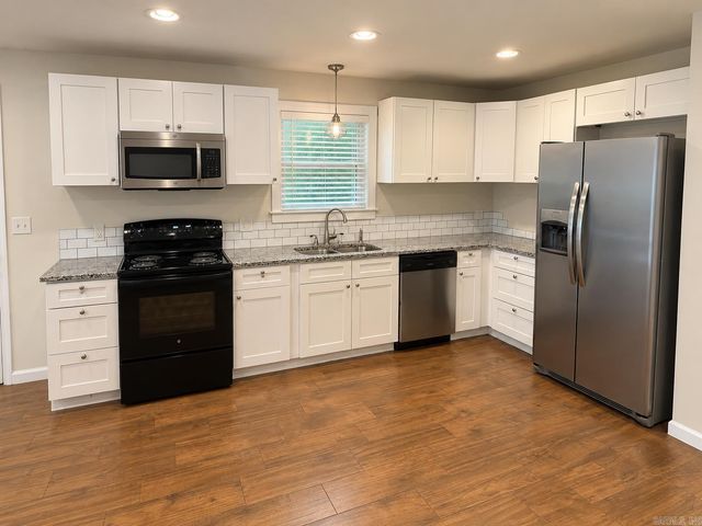 28 Meadowbrook, Conway, AR 72032