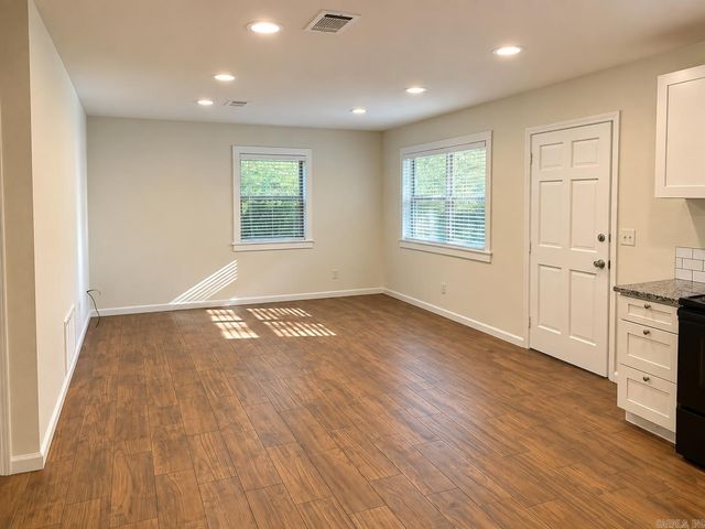 28 Meadowbrook, Conway, AR 72032
