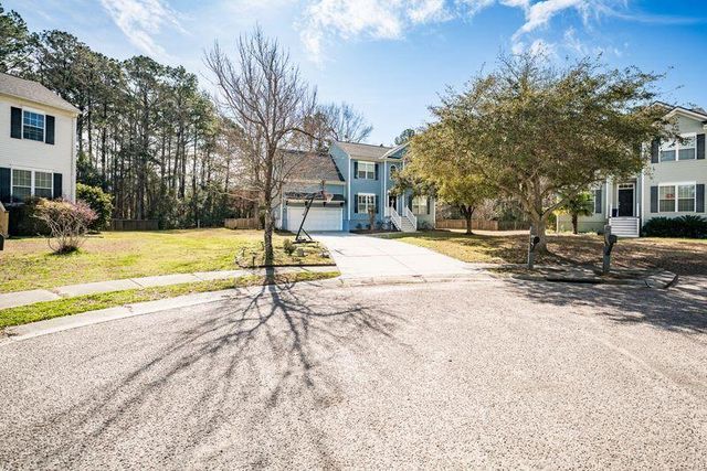 1905 Bristle Pine Court, Mount Pleasant, SC 29466