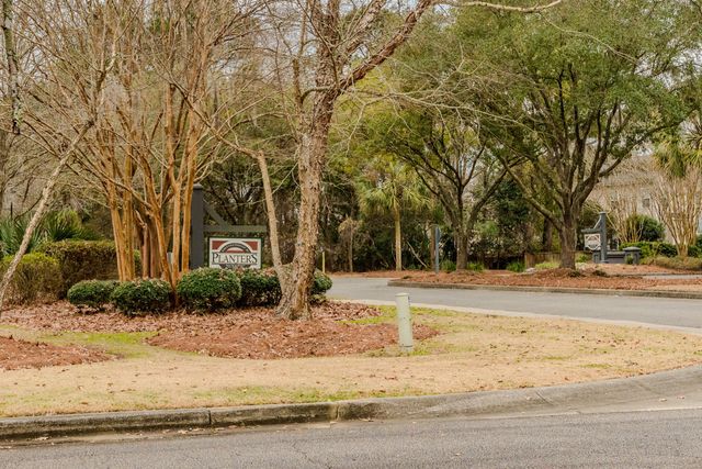 1905 Bristle Pine Court, Mount Pleasant, SC 29466