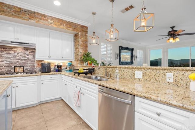 2653 Fallsview Rd, San Marcos, CA 92078