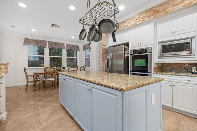 2653 Fallsview Rd, San Marcos, CA 92078