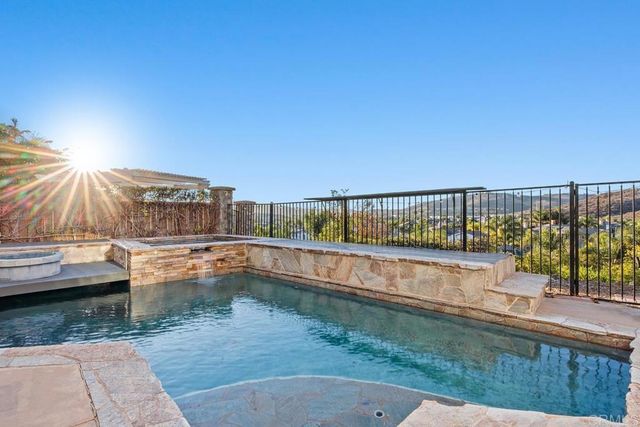 2653 Fallsview Rd, San Marcos, CA 92078