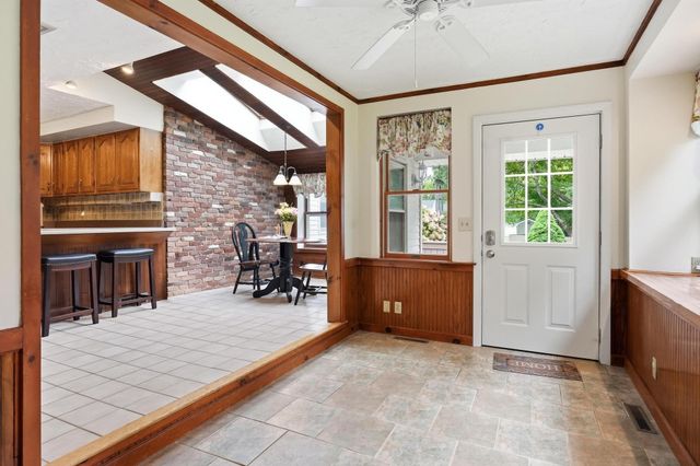 4 Orchard Dr, North Reading, MA 01864