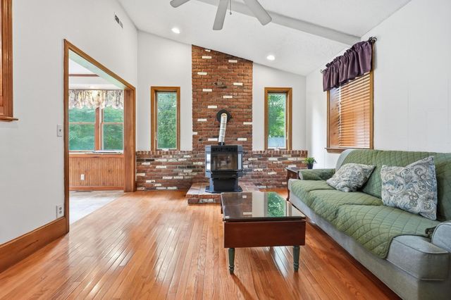 4 Orchard Dr, North Reading, MA 01864