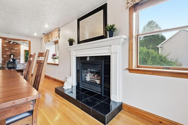 4 Orchard Dr, North Reading, MA 01864