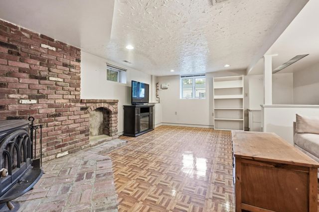 4 Orchard Dr, North Reading, MA 01864