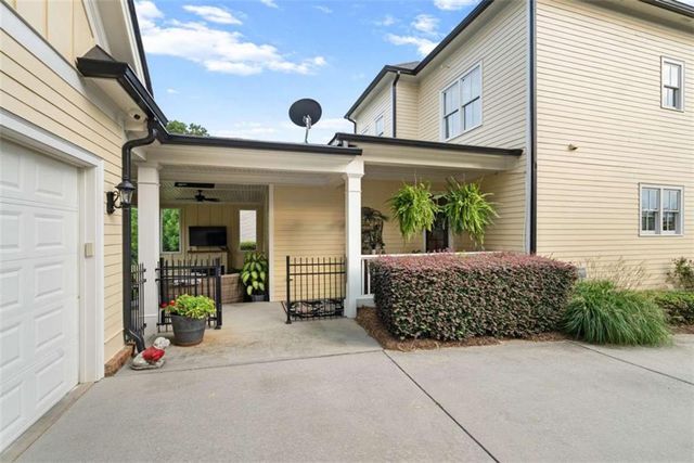 807 Clubside Court, Monroe, GA 30655