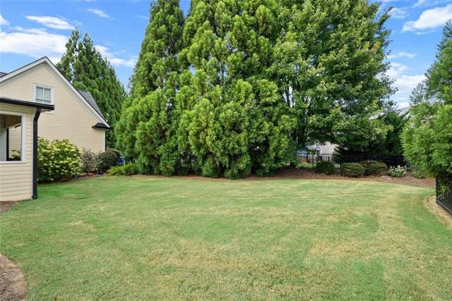 807 Clubside Court, Monroe, GA 30655