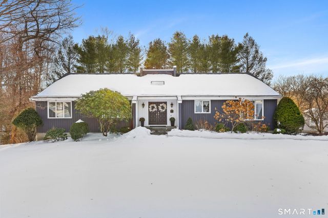 15 Glenarden Road, Trumbull, CT 06611