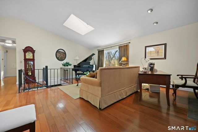 15 Glenarden Road, Trumbull, CT 06611