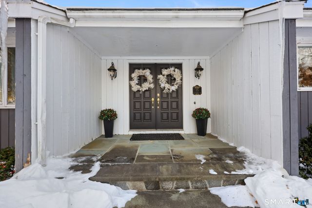 15 Glenarden Road, Trumbull, CT 06611