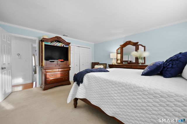 15 Glenarden Road, Trumbull, CT 06611