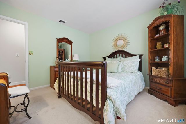 15 Glenarden Road, Trumbull, CT 06611