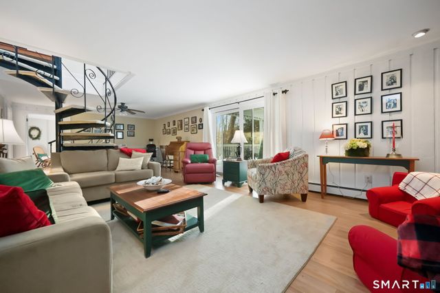 15 Glenarden Road, Trumbull, CT 06611