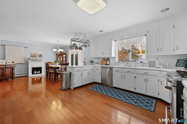 15 Glenarden Road, Trumbull, CT 06611