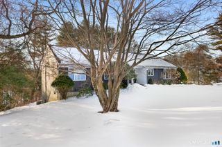 15 Glenarden Road, Trumbull, CT 06611
