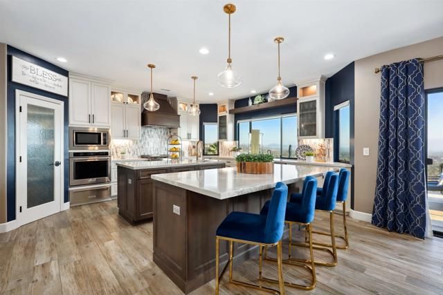 1966 Las Lomas, Vista, CA 92084