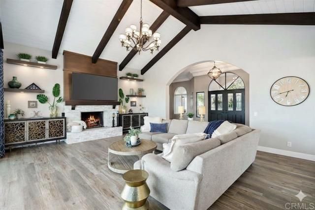 1966 Las Lomas, Vista, CA 92084