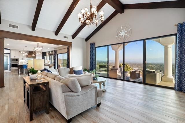 1966 Las Lomas, Vista, CA 92084