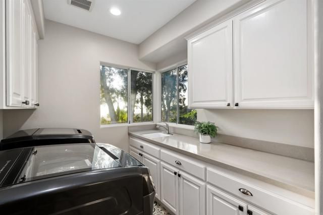 1966 Las Lomas, Vista, CA 92084